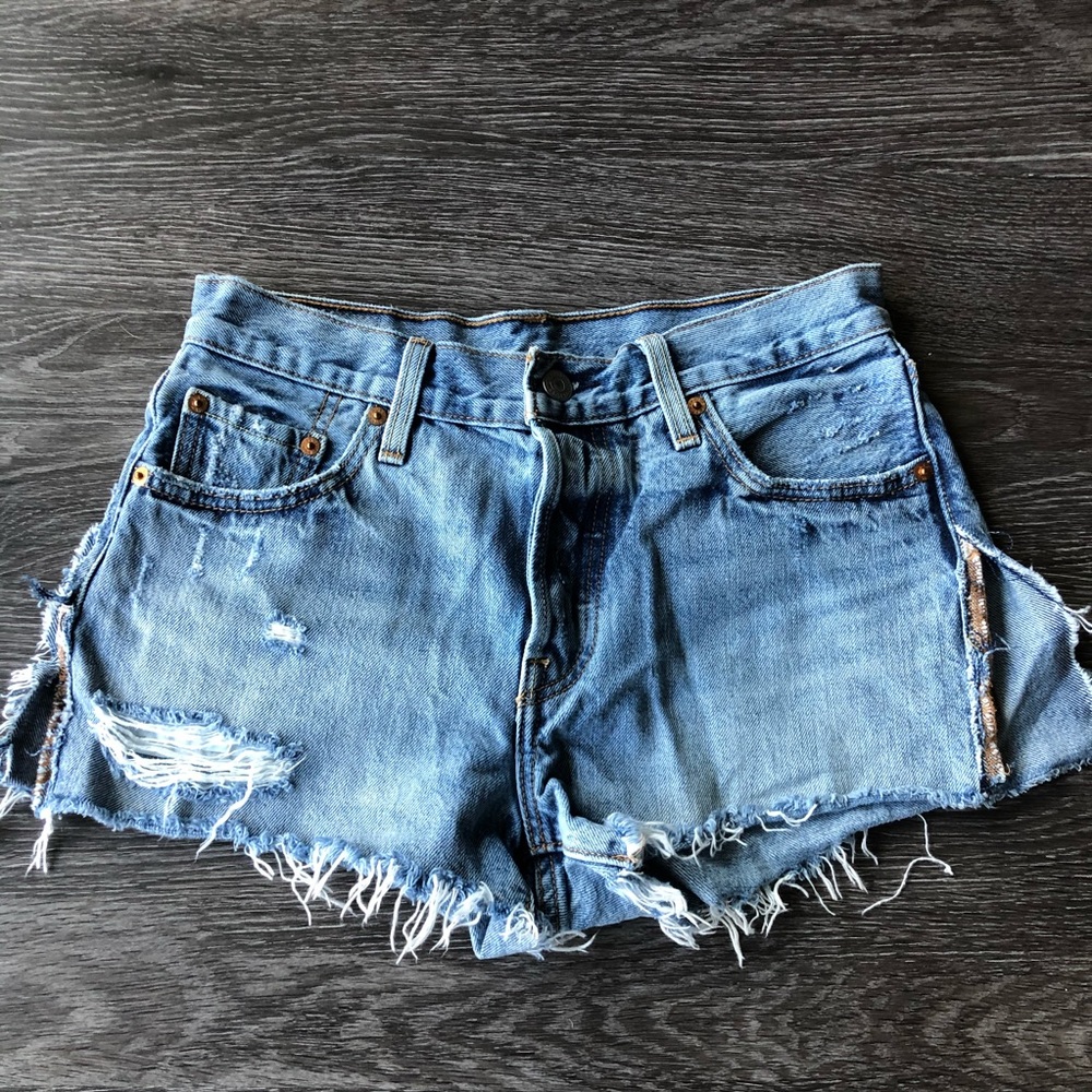 Levi’s Shorts - Picture 2 of 4